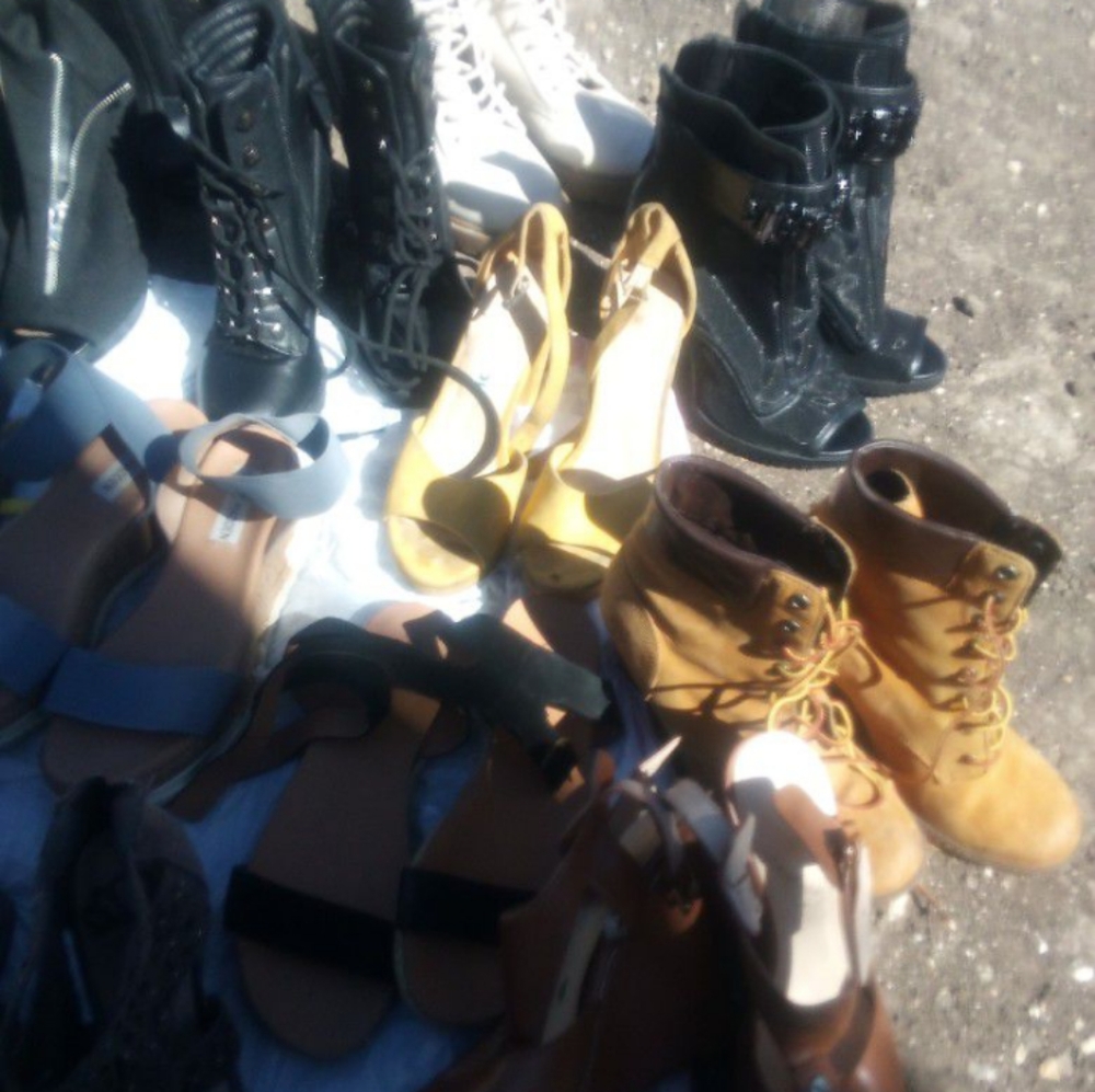 Sandals/Heels - Picture 4 of 6
